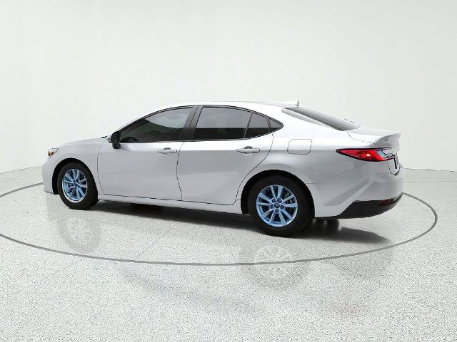 Used 2026 Toyota Camry LE w/ Convenience Package FWD image 5