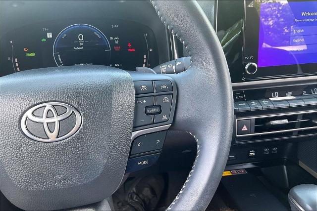 Used 2025 Toyota Camry SE w/ Convenience Package FWD image 19