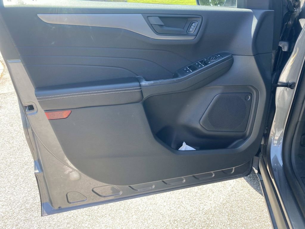 Certified 2025 Ford Escape Active FWD image 16