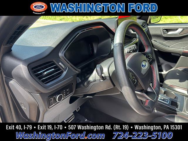 Certified 2023 Ford Escape ST-Line w/ Tech Pack #1 AWD/4WD image 13