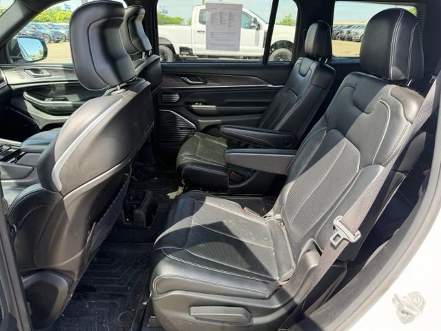 Used 2023 Jeep Grand Cherokee L Overland w/ Luxury Tech Group IV AWD/4WD image 21