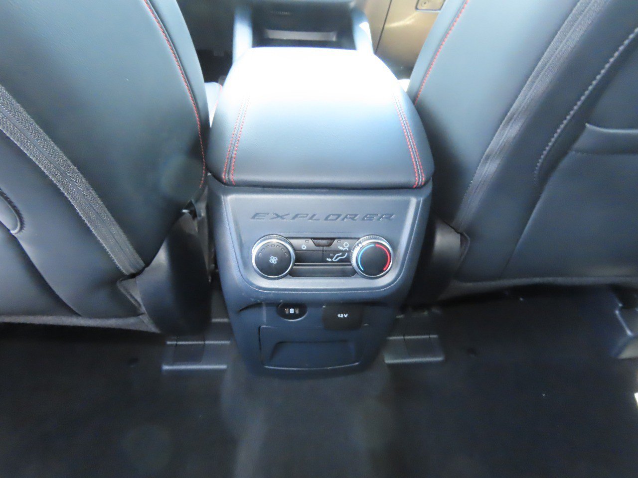 Certified 2025 Ford Explorer ST-Line AWD/4WD image 23