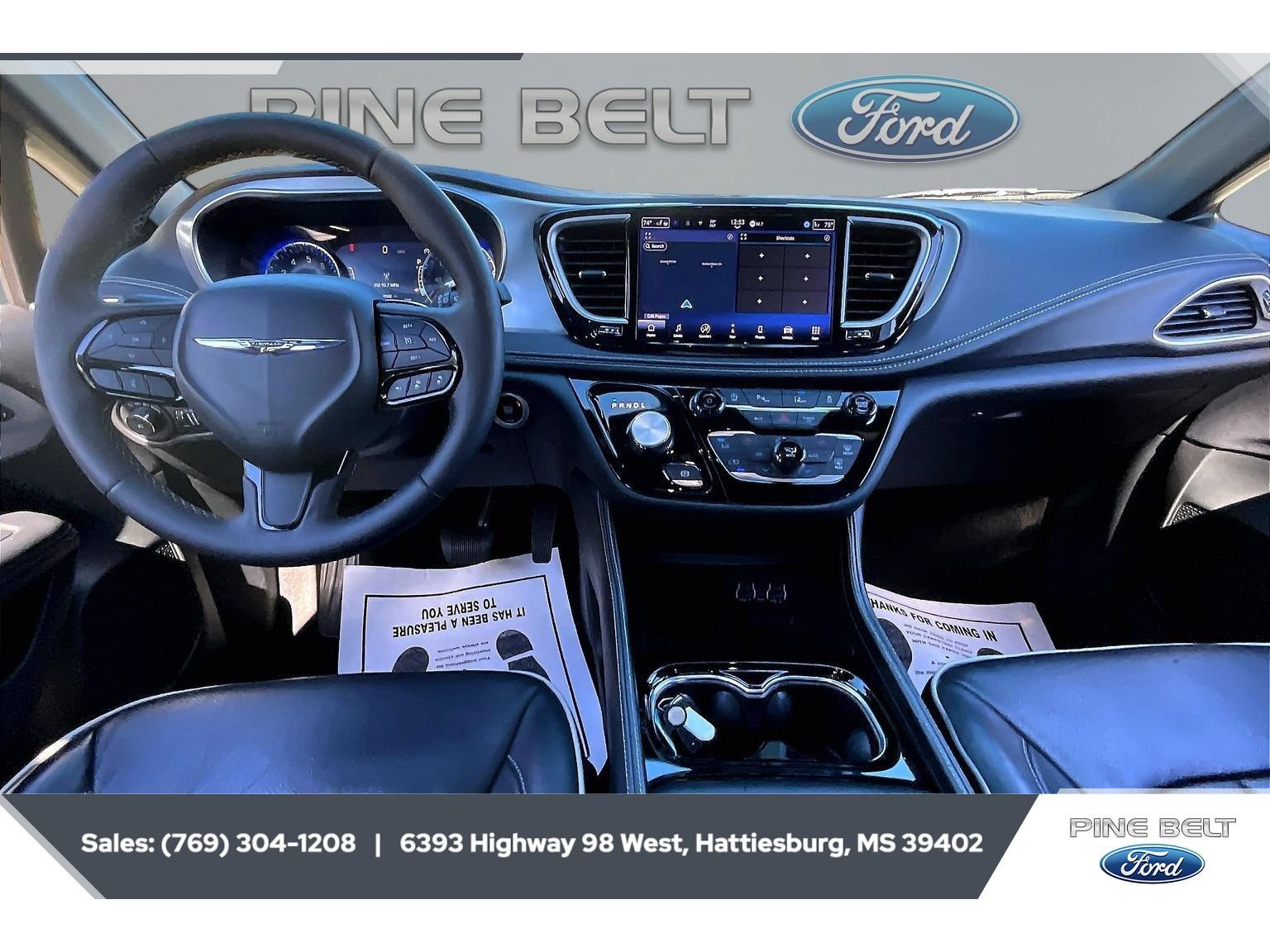 Used 2025 Chrysler Pacifica Limited FWD image 13