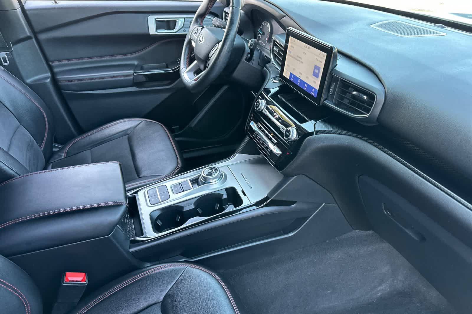 Certified 2022 Ford Explorer ST-Line RWD image 18