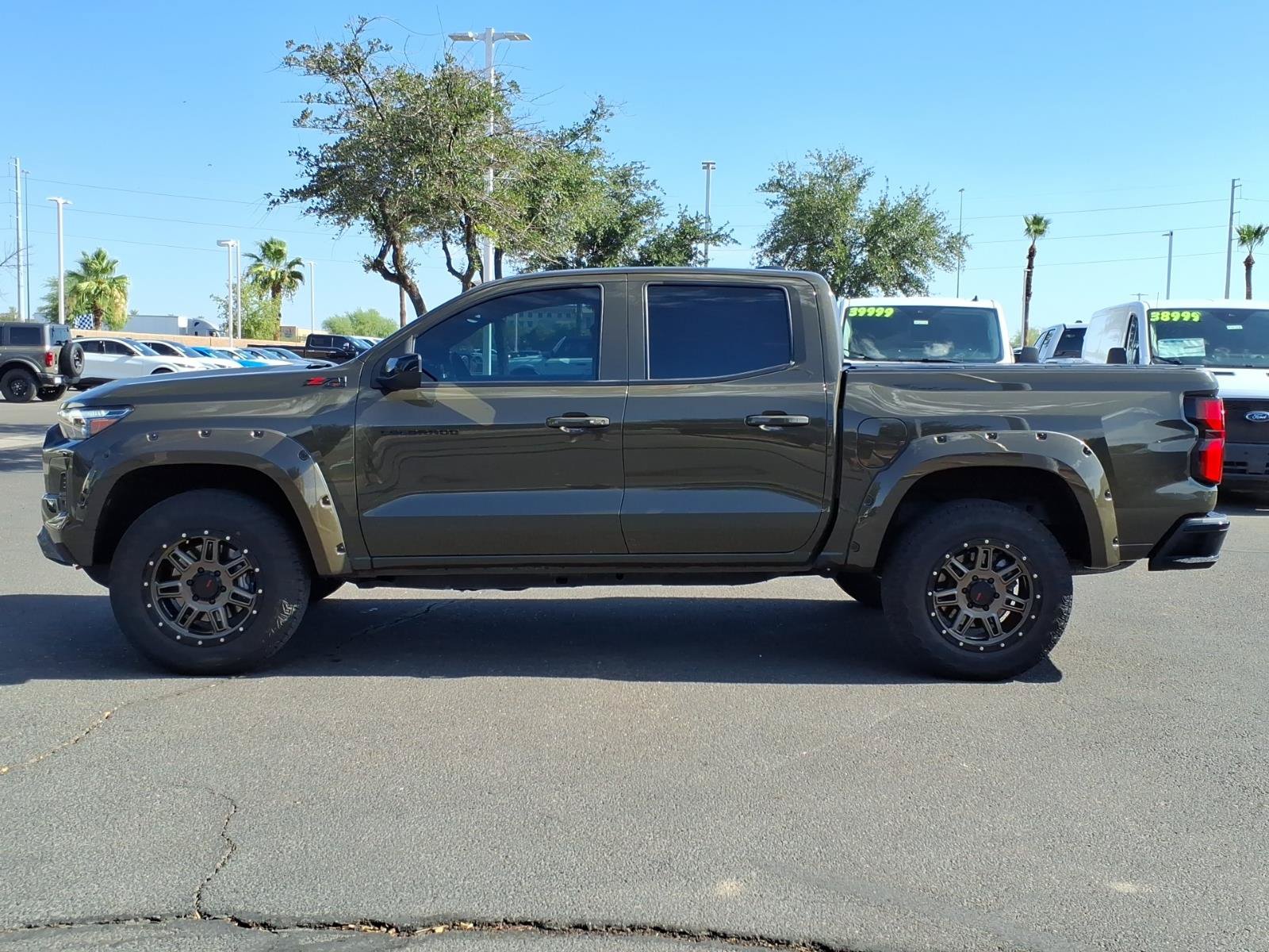 Used 2023 Chevrolet Colorado Z71 w/ Z71 Convenience Package 2 AWD/4WD image 2