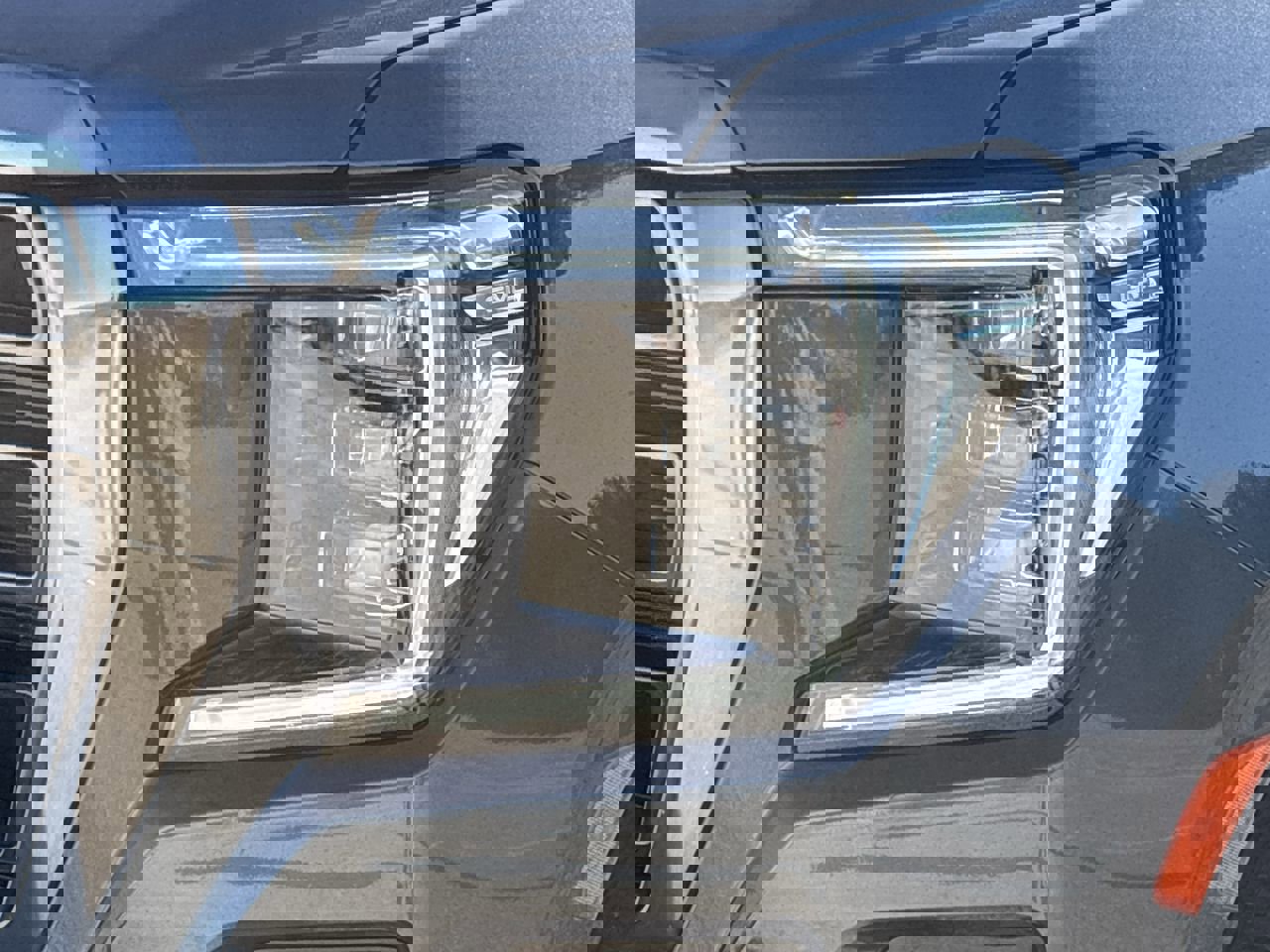 Used 2021 GMC Yukon XL AT4 w/ Technology Package image 12