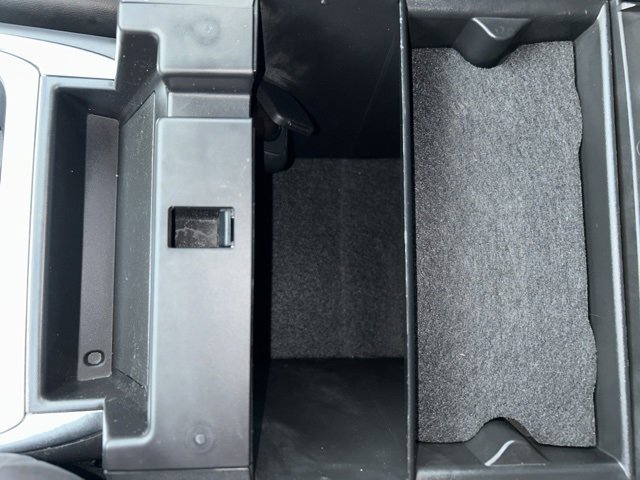 Certified 2022 Ford Explorer XLT w/ Equipment Group 202A image 32