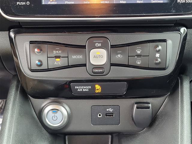 Used 2018 Nissan Leaf SV w/ Protection Package FWD image 27