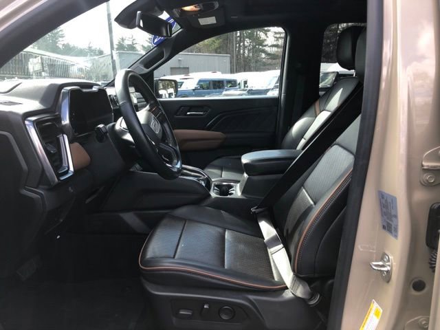 Used 2023 GMC Canyon AT4 w/ AT4 Premium Package AWD/4WD image 9