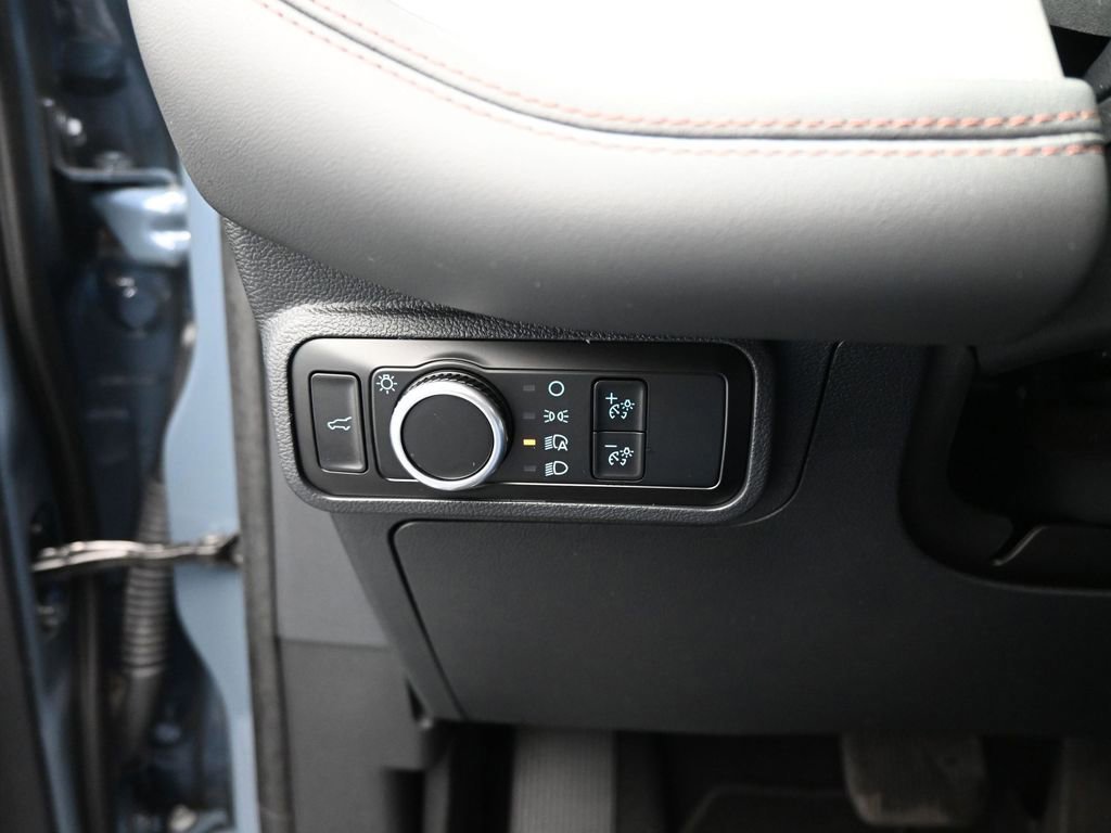 Certified 2025 Ford Explorer Active image 39