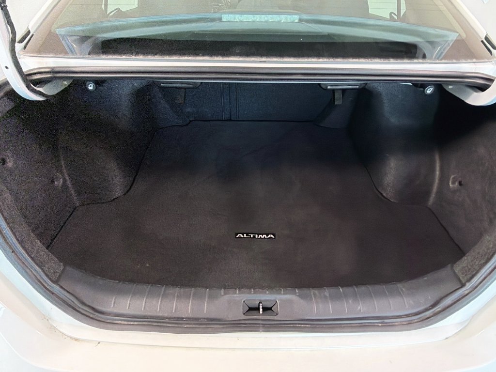 Used 2025 Nissan Altima 2.5 SV FWD image 25