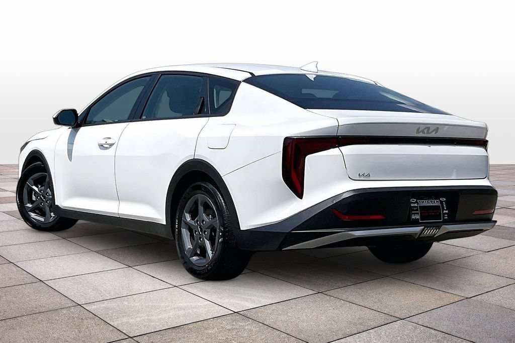 Used 2025 Kia K4 FWD image 2