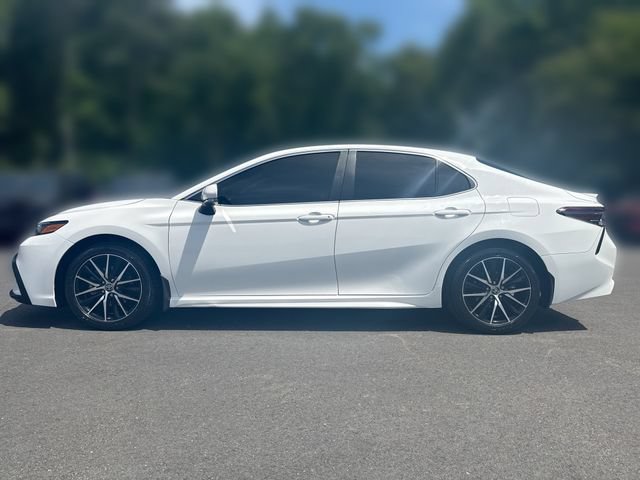 Used 2023 Toyota Camry SE w/ Cold Weather Package FWD image 5