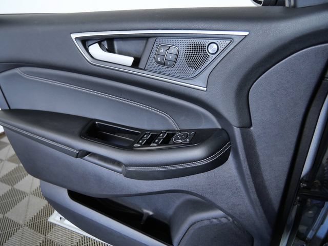 Certified 2020 Ford Edge Titanium w/ Equipment Group 301A AWD/4WD image 27