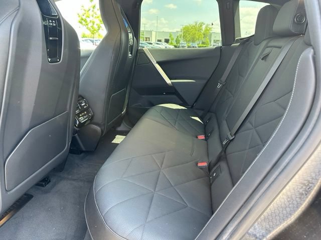 Used 2023 BMW iX xDrive50 w/ Sport Package AWD/4WD image 13