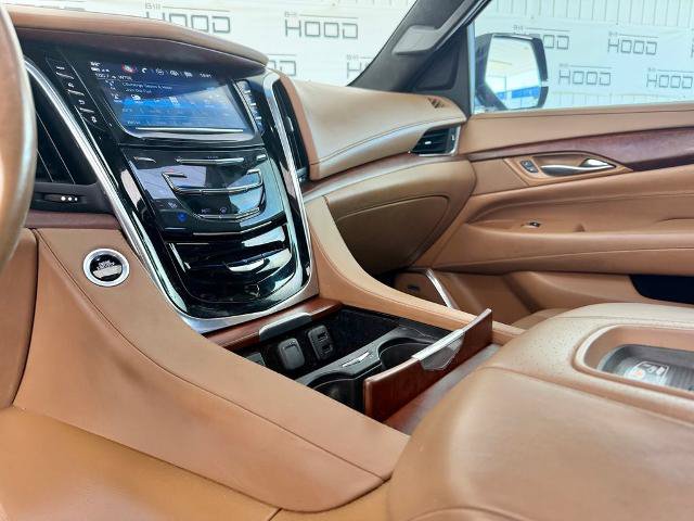 Used 2017 Cadillac Escalade Platinum AWD/4WD image 15