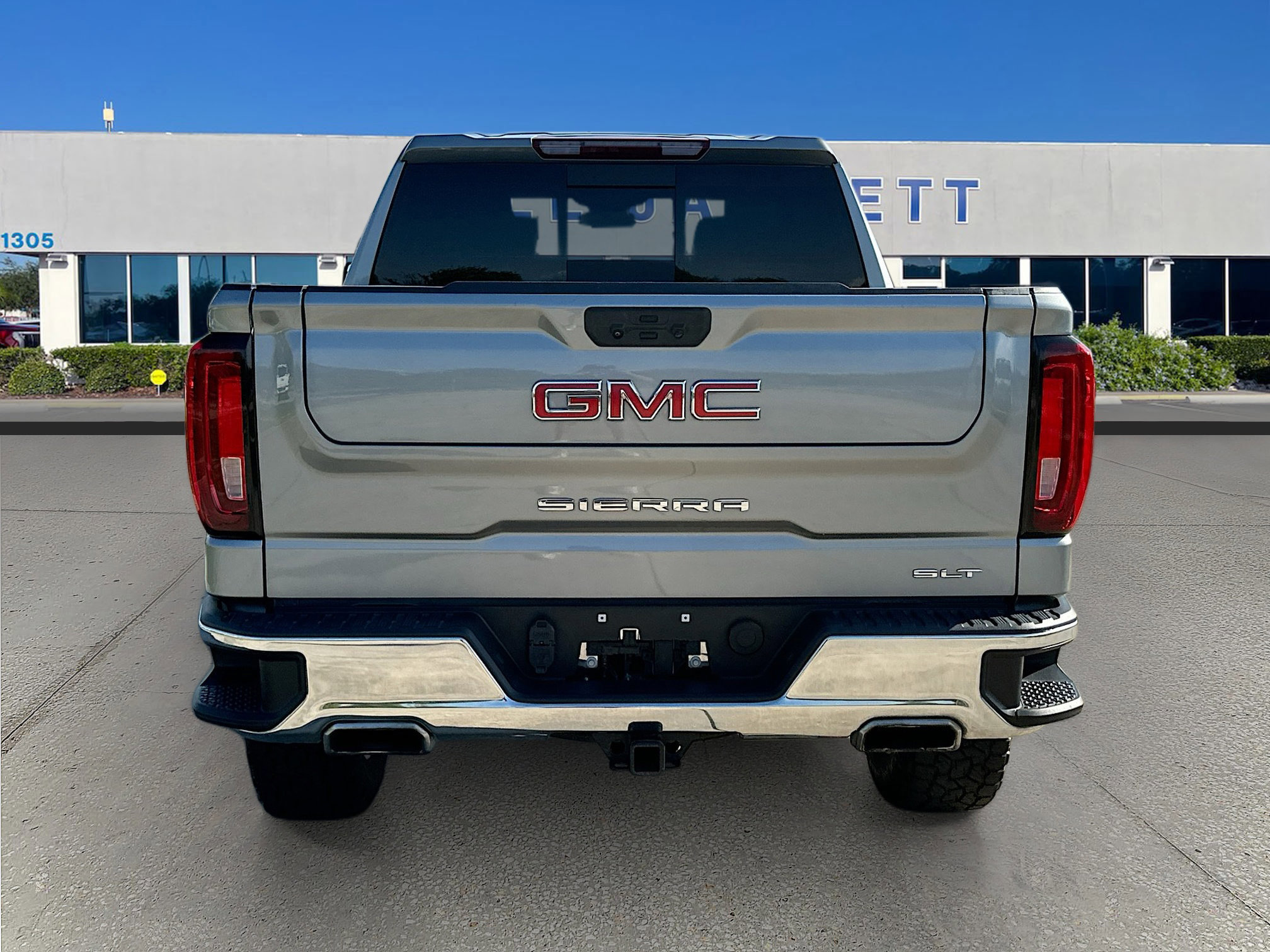 Used 2024 GMC Sierra 1500 SLT w/ SLT Premium Package image 4