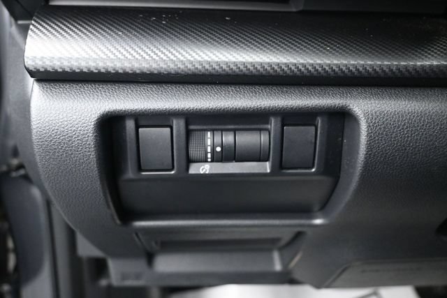 Used 2025 Subaru Crosstrek 2.5i Premium AWD/4WD image 8