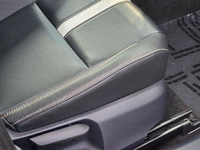 Used 2025 Toyota Camry SE FWD image 7