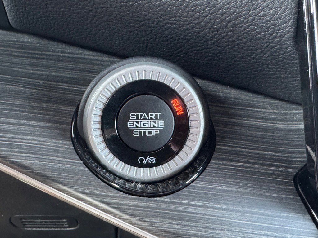 Used 2023 Jeep Wagoneer L Series III w/ Preferred Equipment Group image 17