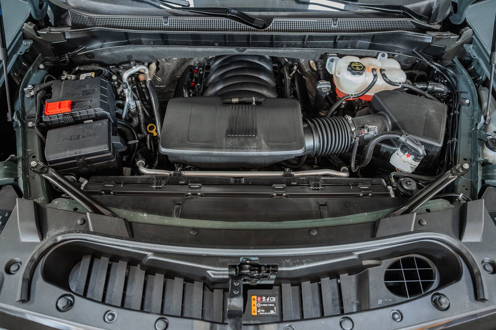 Used 2025 Chevrolet Suburban RST w/ Advanced Technology Package image 26