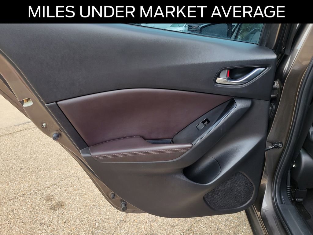 Used 2018 MAZDA MAZDA3 Touring image 12