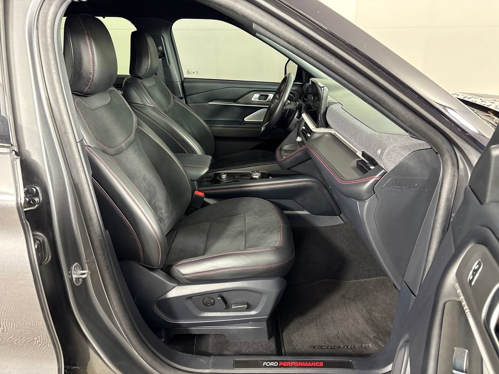 Certified 2025 Ford Explorer ST AWD/4WD image 4