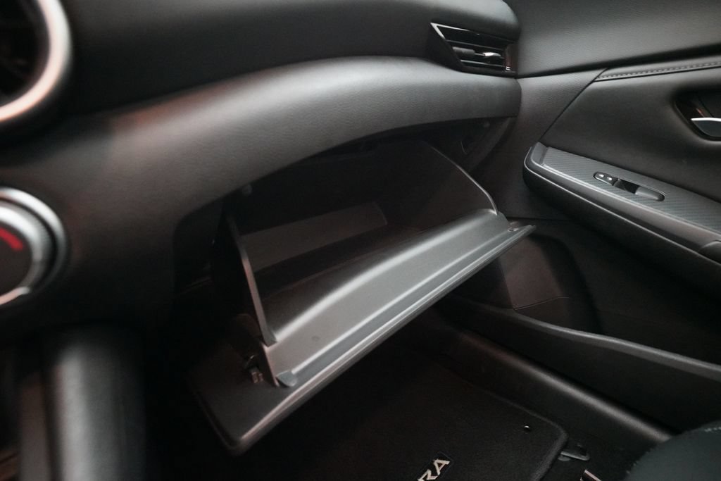 Used 2025 Nissan Sentra SV FWD image 28