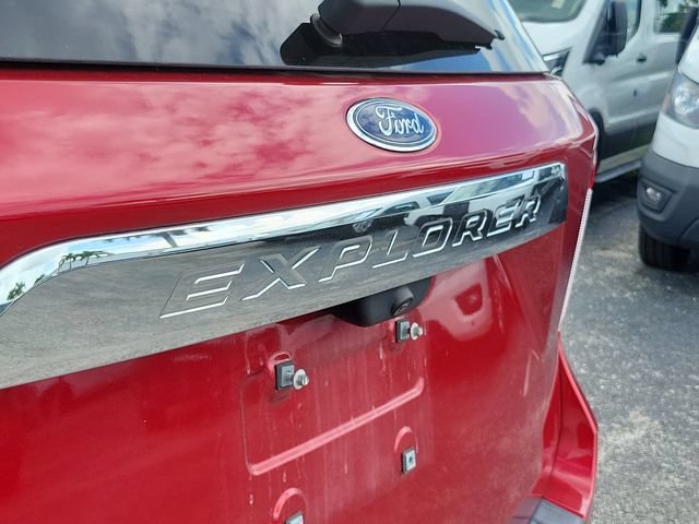 Certified 2023 Ford Explorer XLT w/ Equipment Group 202A RWD image 6