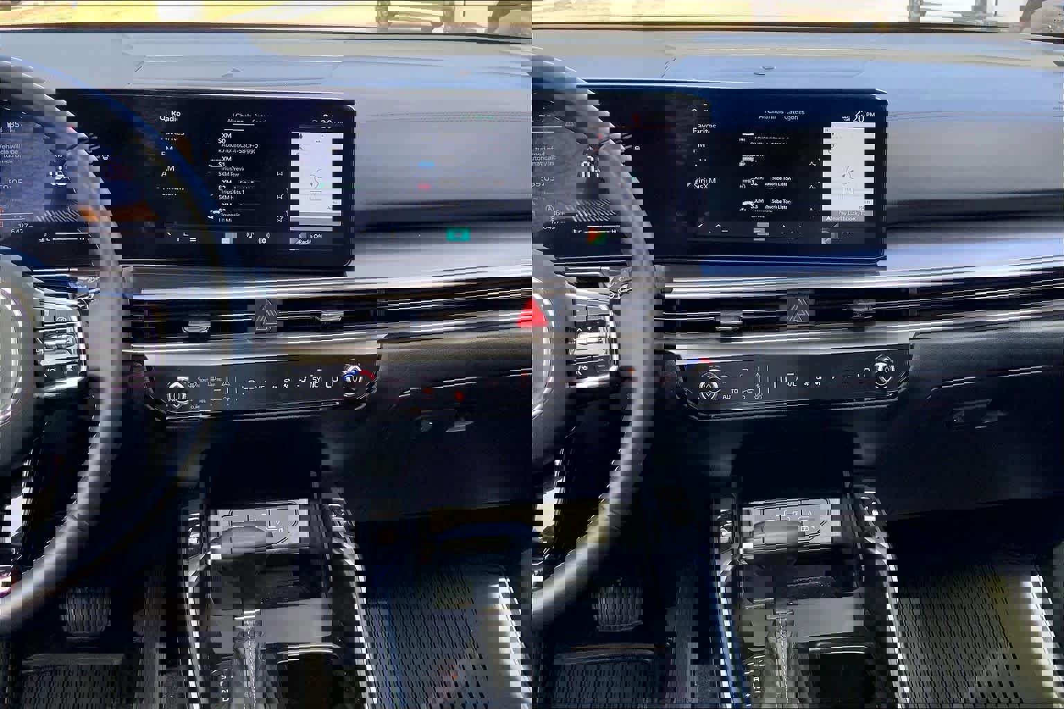 Used 2025 Kia Sorento S w/ Panoramic Sunroof Package image 9