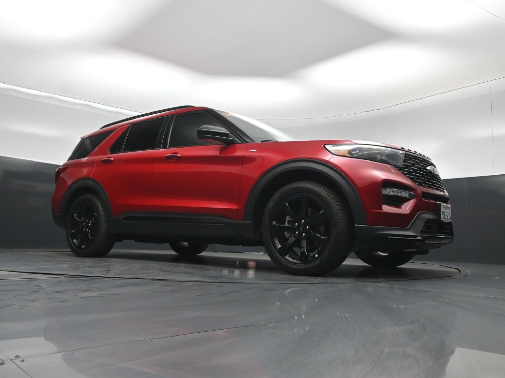 Certified 2024 Ford Explorer ST-Line w/ Class IV Trailer Tow Package RWD image 4