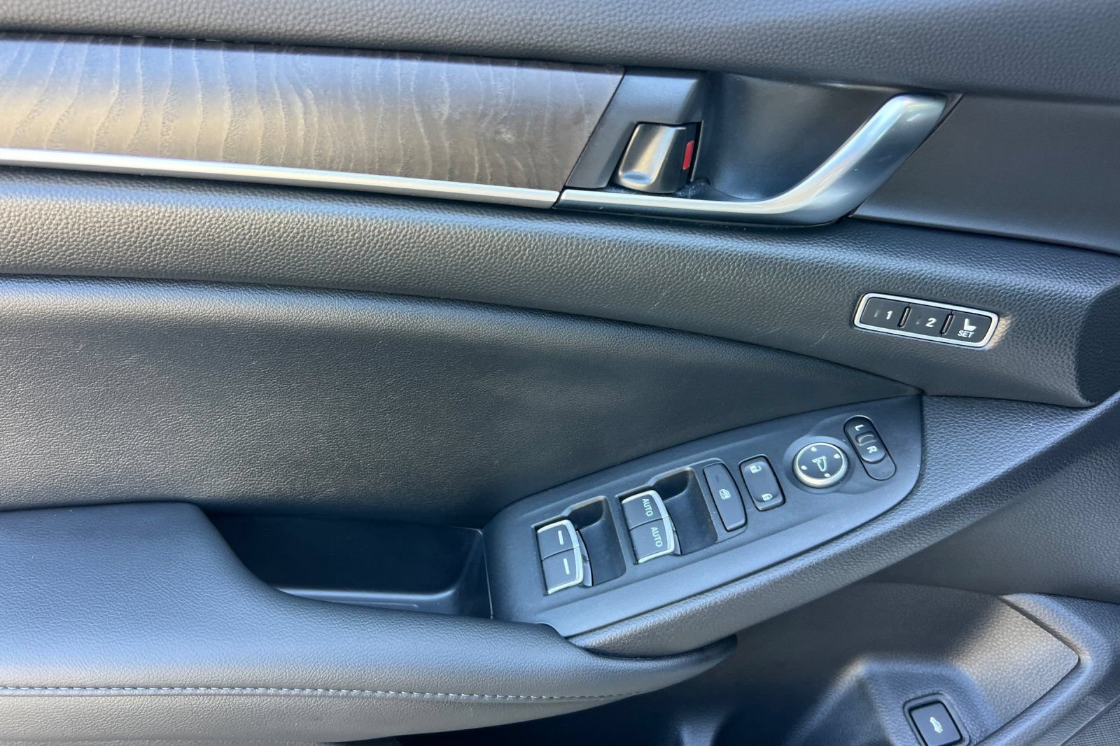 Used 2022 Honda Accord EX-L image 11