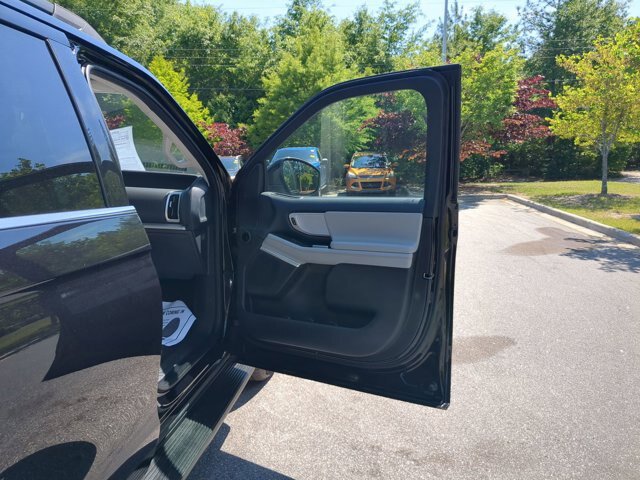 Certified 2025 Ford Expedition Active RWD image 36