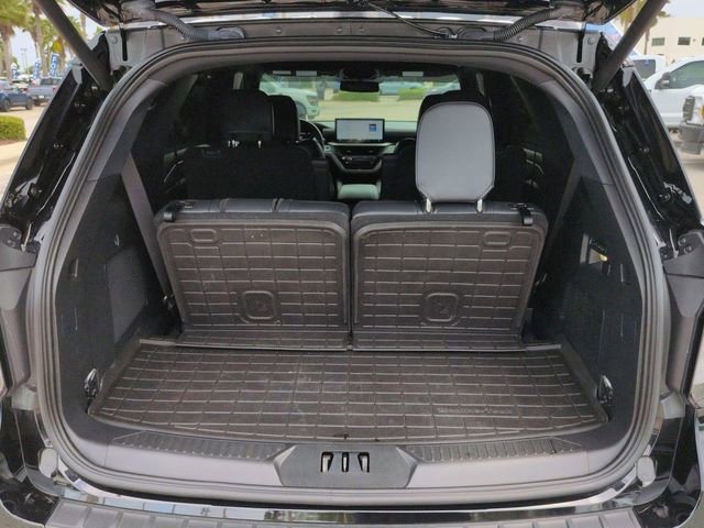Certified 2025 Ford Explorer ST RWD image 13