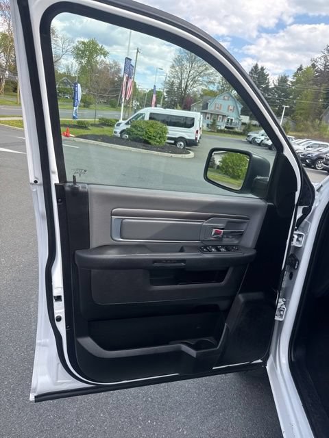 Used 2024 RAM 1500 Classic SLT AWD/4WD image 15
