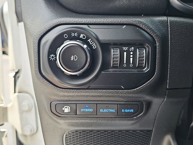 Used 2022 Jeep Wrangler Unlimited Sahara w/ Cold Weather Group AWD/4WD image 29