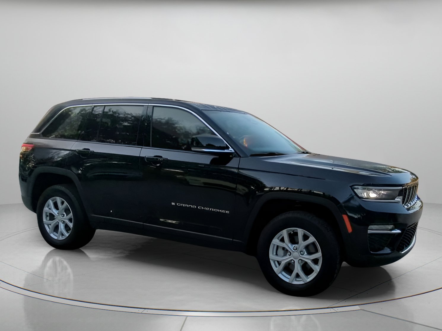 Used 2023 Jeep Grand Cherokee Limited w/ Luxury Tech Group II AWD/4WD image 35