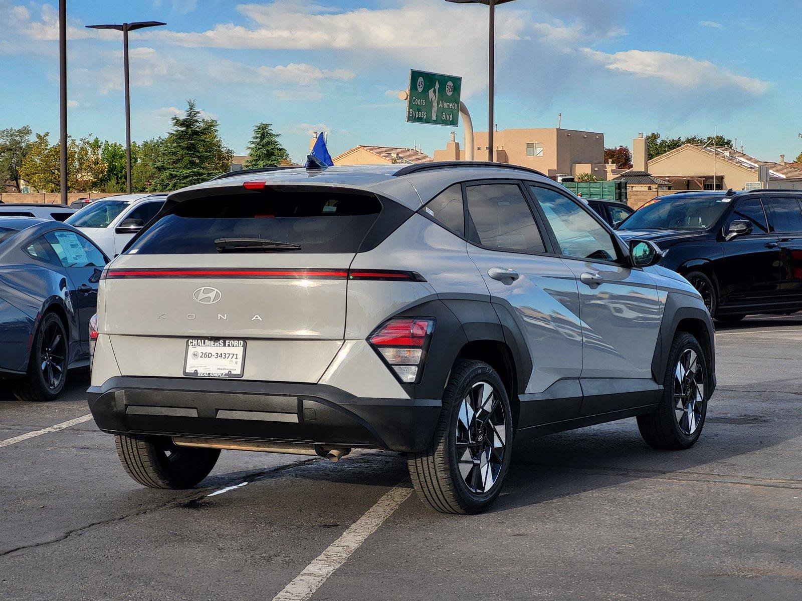 Used 2025 Hyundai Kona SEL FWD image 6