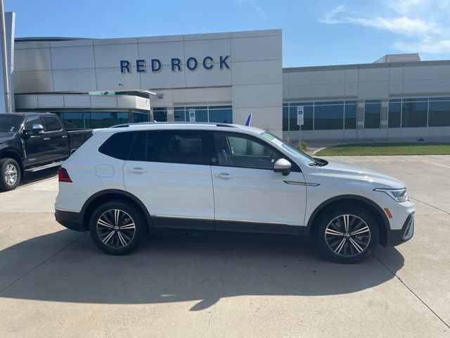 Used 2024 Volkswagen Tiguan Wolfsburg Edition AWD/4WD image 3