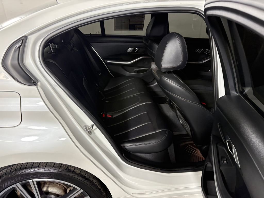 Used 2023 BMW 330i xDrive Sedan w/ Premium Package image 34