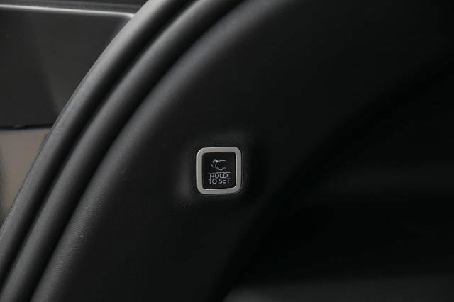 Used 2024 Jeep Wagoneer Launch Edition AWD/4WD image 14