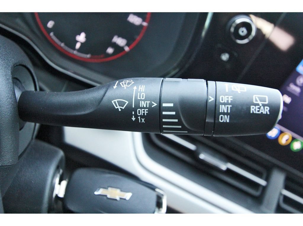 Used 2024 Chevrolet Trax RS w/ Sunroof Package FWD image 17