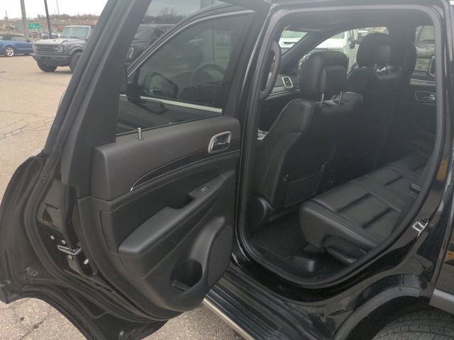 Used 2020 Jeep Grand Cherokee Limited w/ Luxury Group II image 12