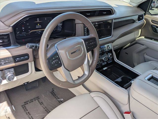 Used 2024 GMC Yukon XL Denali image 10