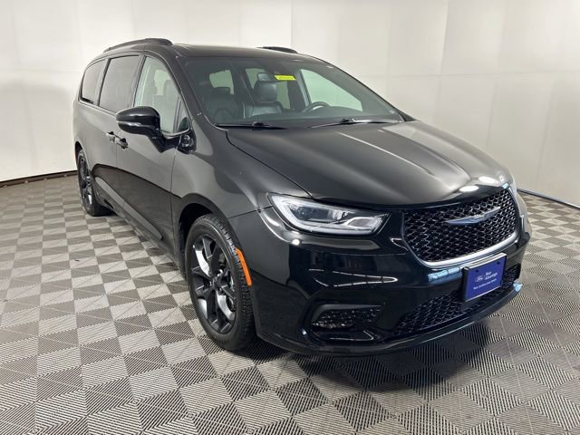 Used 2025 Chrysler Pacifica Limited