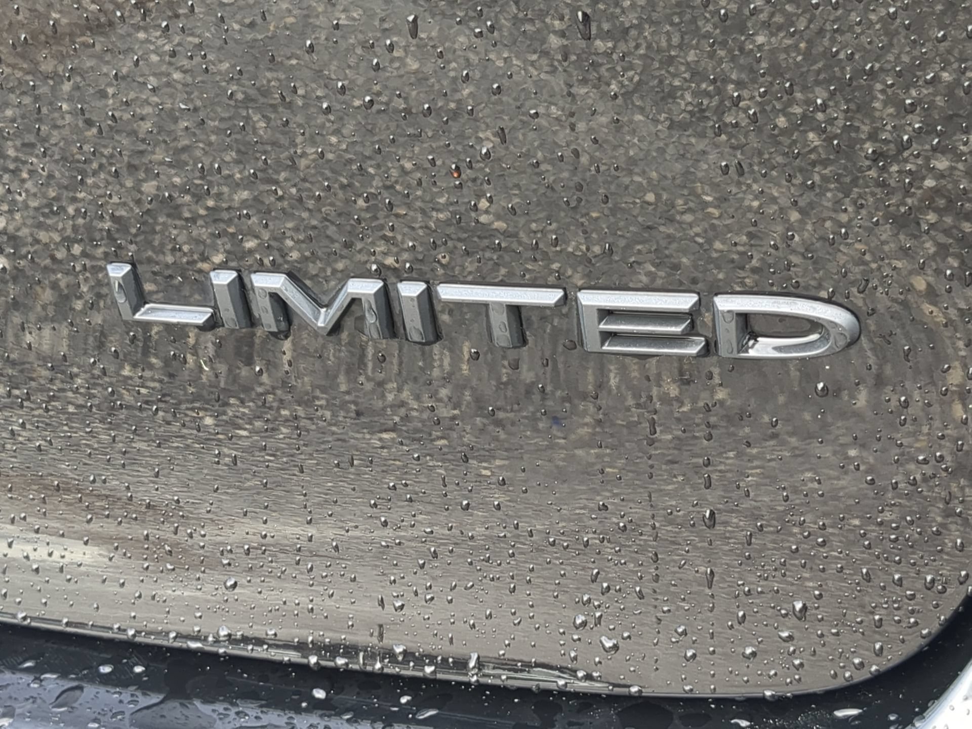 Used 2025 Chrysler Pacifica Limited FWD image 48
