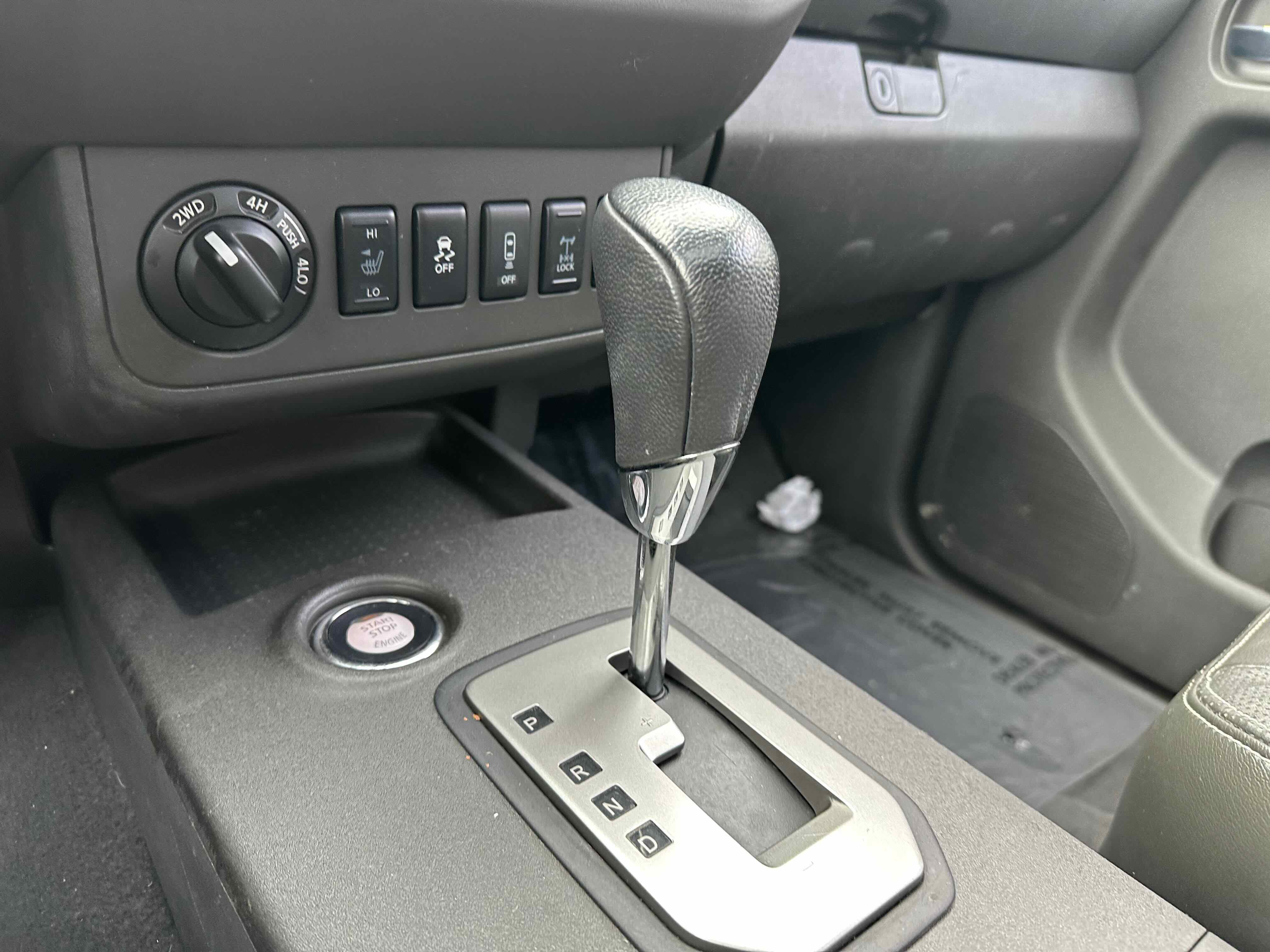 Used 2020 Nissan Frontier PRO-4X w/ Pro-4x Utility Package image 27