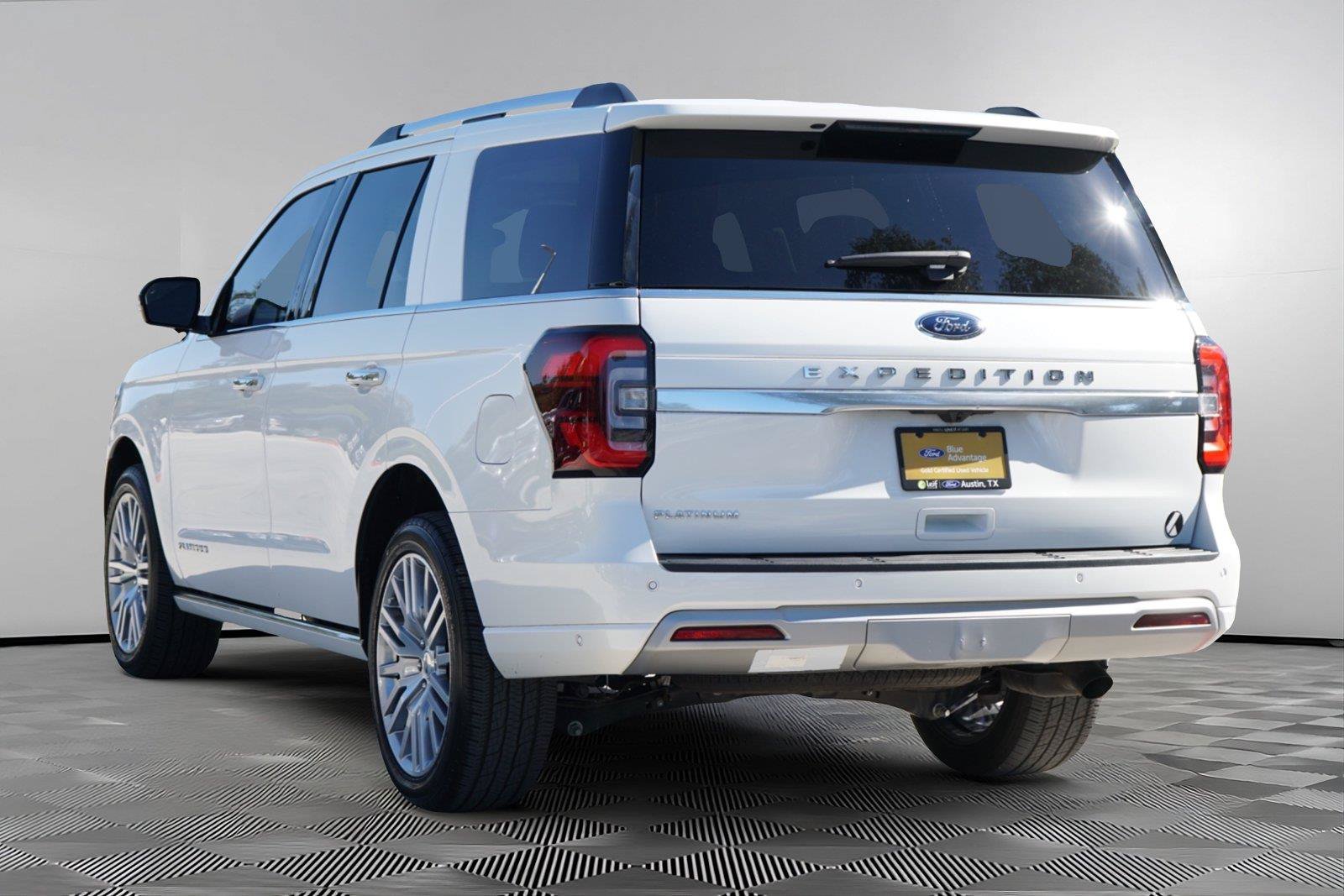 Certified 2024 Ford Expedition Platinum RWD image 6