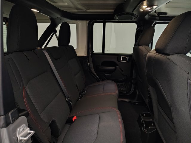 Used 2023 Jeep Wrangler Unlimited Rubicon w/ Cold Weather Group AWD/4WD image 27