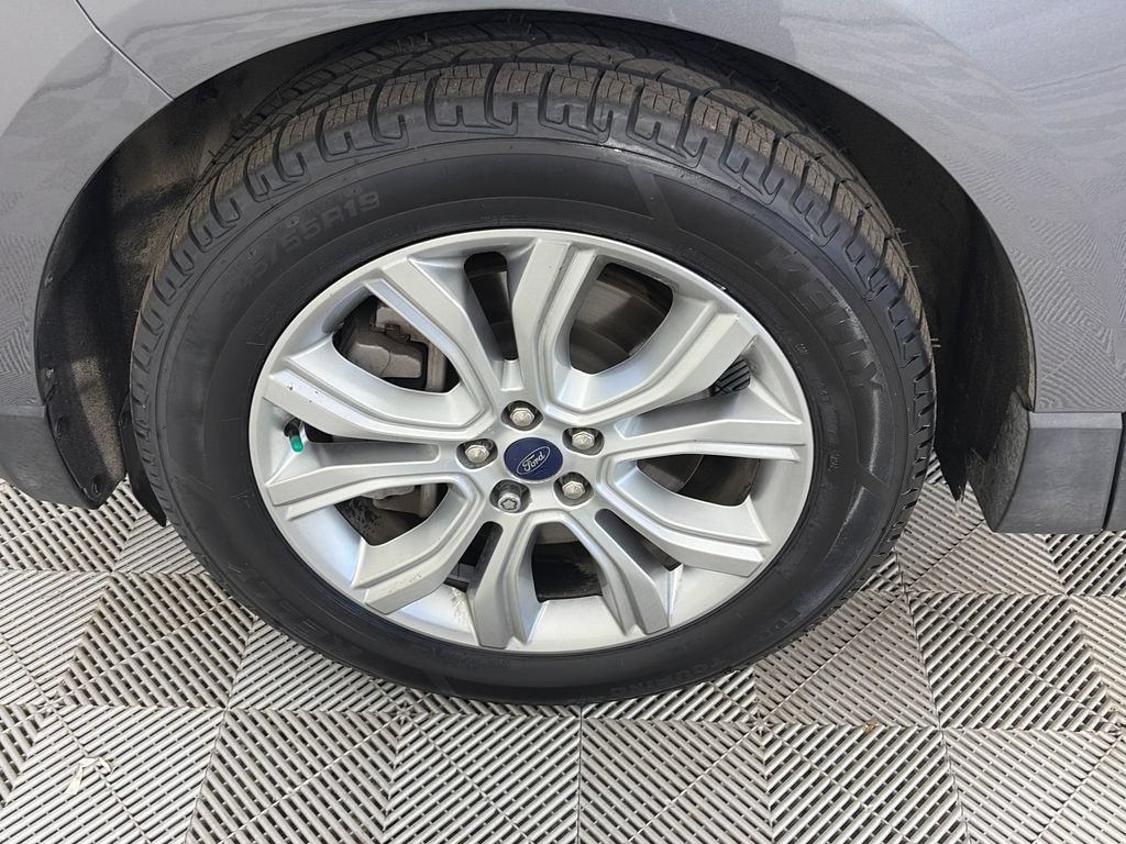Certified 2022 Ford Edge Titanium AWD/4WD image 8